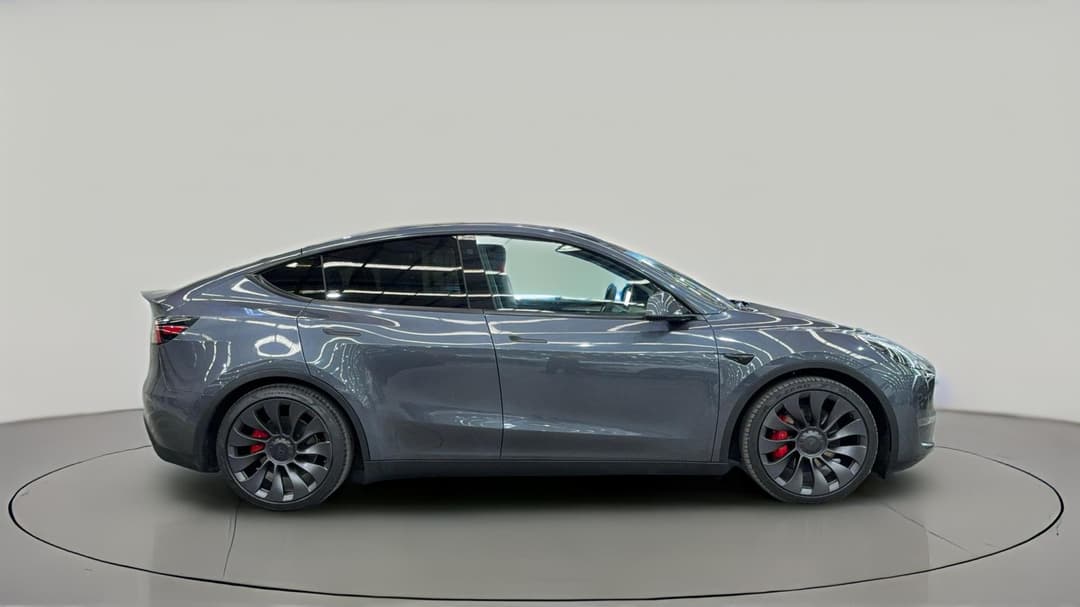 2023 Tesla Model Y Performance, Automatic, 31018 km, Right Side View