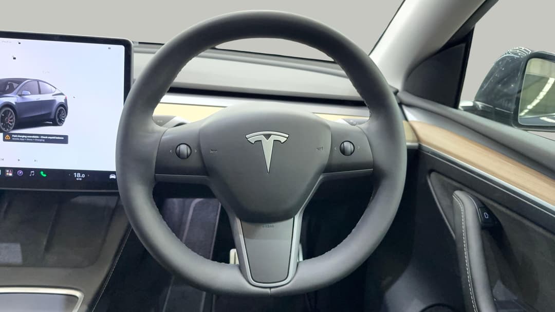2023 Tesla Model Y Performance, Automatic, 31018 km, Steering Wheel Close-up