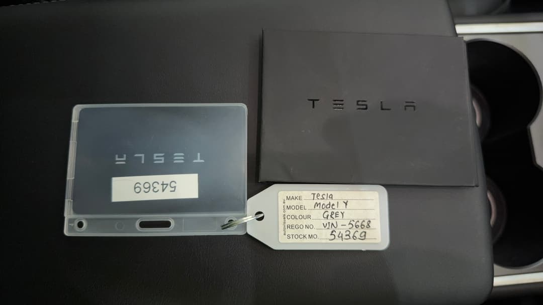2023 Tesla Model Y Performance, Automatic, 31018 km, Key Close-up