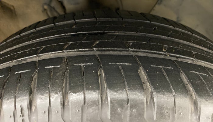 2018 Hyundai Elite i20 ASTA 1.2 (O), Petrol, Manual, 44,563 km, Right Front Tyre Tread