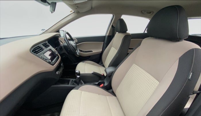 2018 Hyundai Elite i20 ASTA 1.2 (O), Petrol, Manual, 44,563 km, Right Side Front Door Cabin