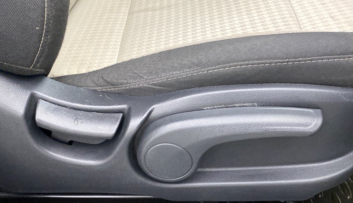 2018 Hyundai Elite i20 ASTA 1.2 (O), Petrol, Manual, 44,563 km, Driver Side Adjustment Panel