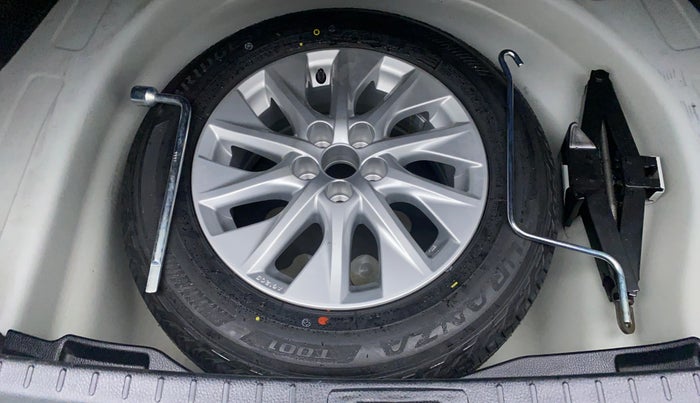 2017 Toyota Corolla Altis G, Petrol, Manual, 19,314 km, Spare Tyre