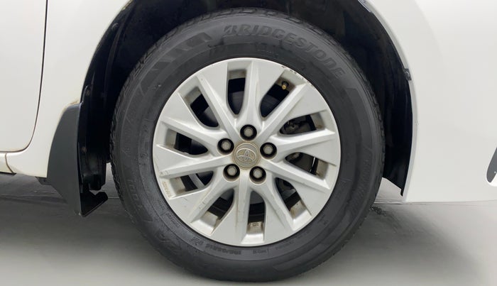 2017 Toyota Corolla Altis G, Petrol, Manual, 19,314 km, Right Front Wheel
