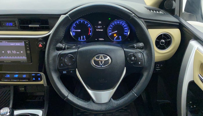 2017 Toyota Corolla Altis G, Petrol, Manual, 19,314 km, Steering Wheel Close Up