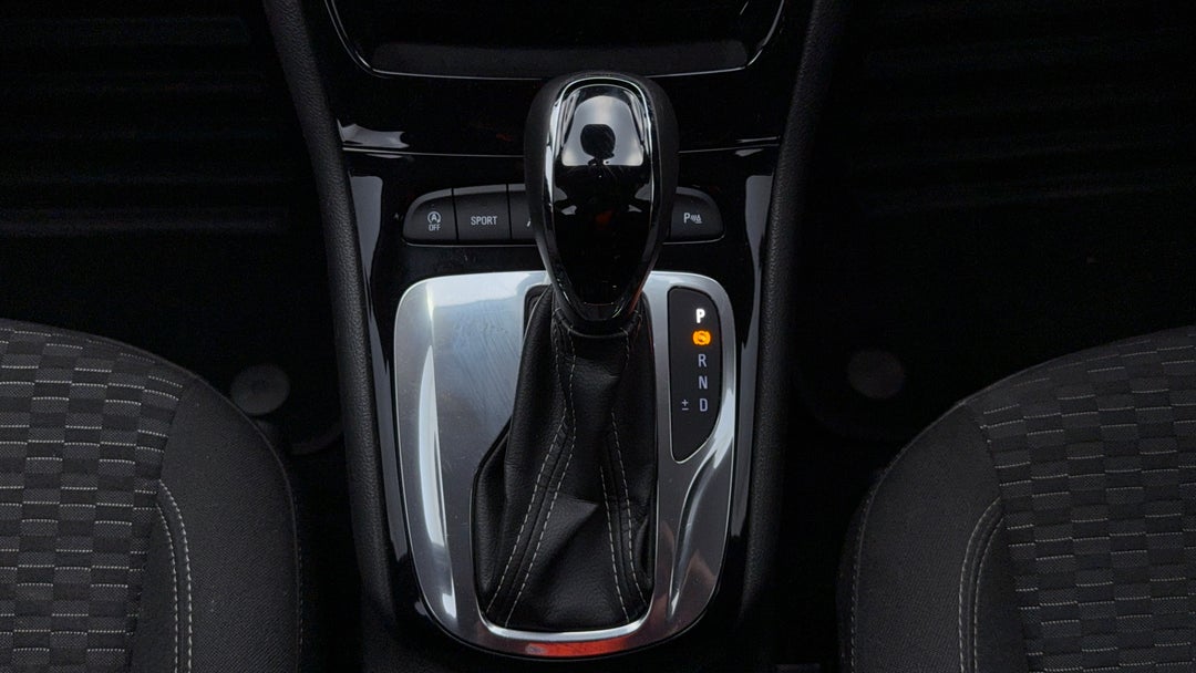 2017 Holden Astra R, Automatic, 95298 km, Gear Lever 