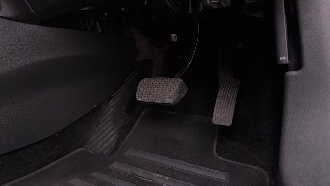 2017 Holden Astra R, Automatic, 95298 km, Pedals and Footmat