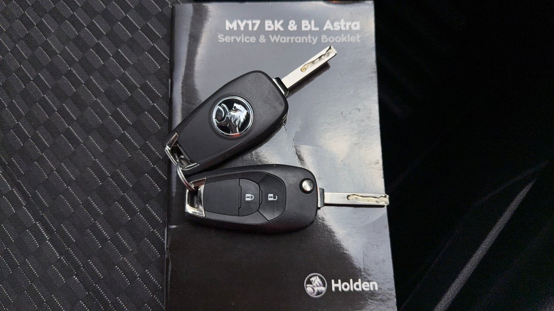 2017 Holden Astra R, Automatic, 95298 km, Key Close-up
