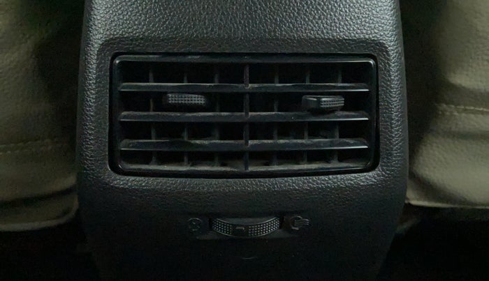 2016 Hyundai Elite i20 ASTA 1.2 (O), Petrol, Manual, 28,533 km, Rear AC vent
