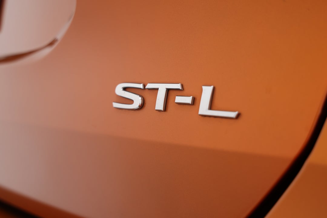 2017 Nissan X-trail St-l 7 Seat (FWD), Automatic, 134704 km, Badge (Boot Right Side)