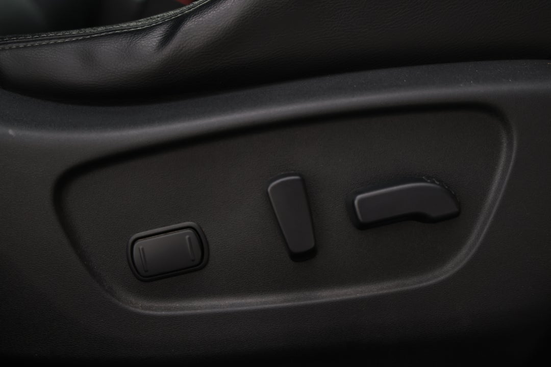 2017 Nissan X-trail St-l 7 Seat (FWD), Automatic, 134704 km, Drivers Side Adjustment Panel