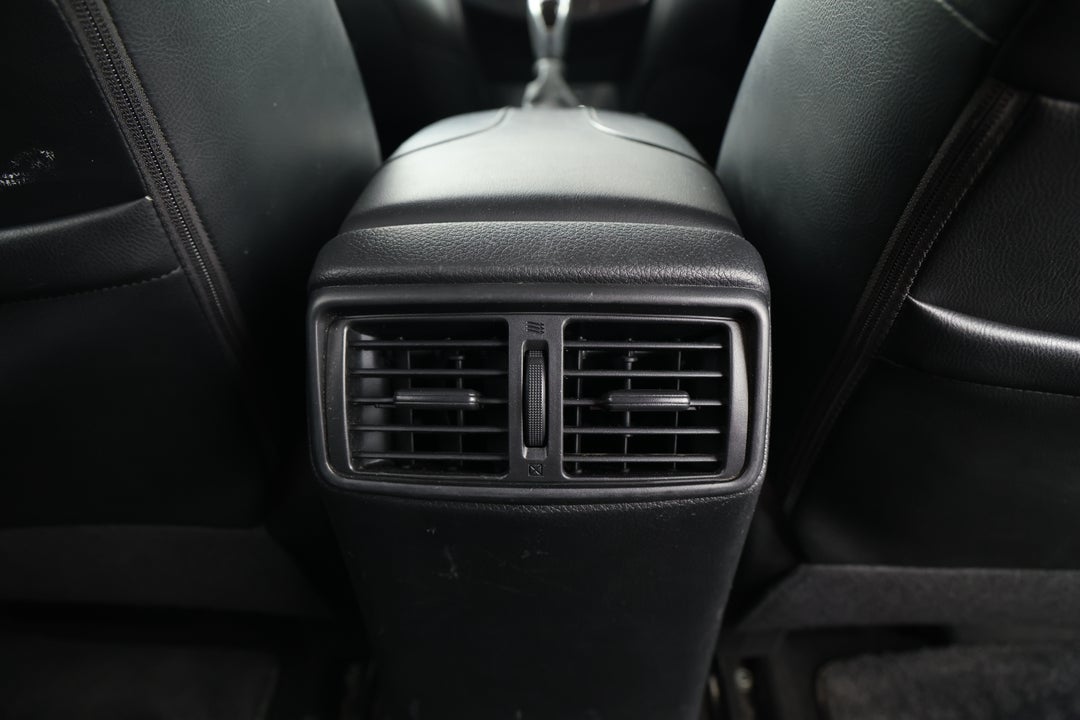 2017 Nissan X-trail St-l 7 Seat (FWD), Automatic, 134704 km, Rear A/C Vent