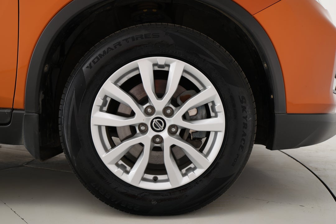 2017 Nissan X-trail St-l 7 Seat (FWD), Automatic, 134704 km, Right Front Wheel