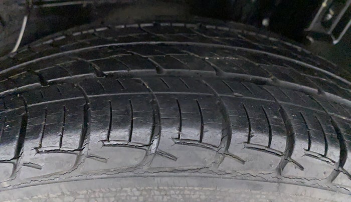 2014 Toyota Etios Liva G SP, Petrol, Manual, 22,230 km, Left Front Tyre Tread