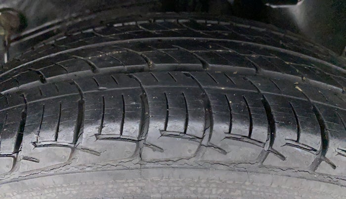 2014 Toyota Etios Liva G SP, Petrol, Manual, 22,230 km, Left Rear Tyre Tread