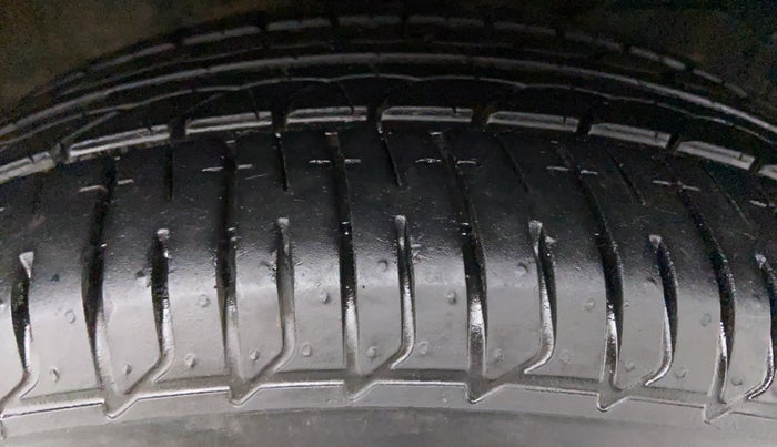 2016 Maruti Baleno ALPHA DDIS 190, Diesel, Manual, 45,573 km, Right Front Tyre Tread