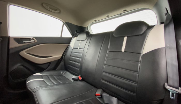 2016 Hyundai Elite i20 SPORTZ 1.2, Petrol, Manual, 38,811 km, Right Side Rear Door Cabin