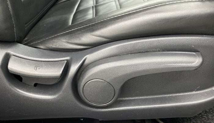 2016 Hyundai Elite i20 SPORTZ 1.2, Petrol, Manual, 38,811 km, Driver Side Adjustment Panel