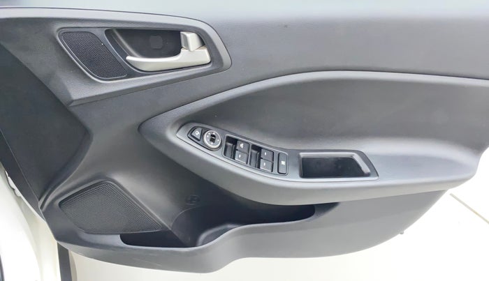 2018 Hyundai i20 Active 1.2 SX, Petrol, Manual, 73,606 km, Driver Side Door Panels Control