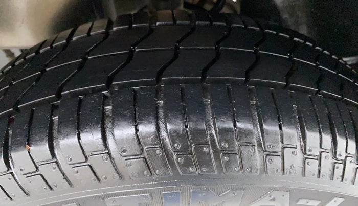 2015 Tata Nano XT TWIST, Petrol, Manual, 10,859 km, Left Rear Tyre Tread