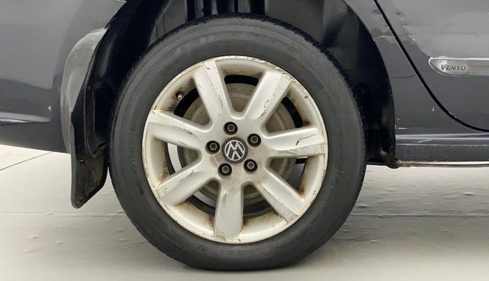 2011 Volkswagen Vento HIGHLINE PETROL AT, Petrol, Automatic, 67,403 km, Right Rear Wheel