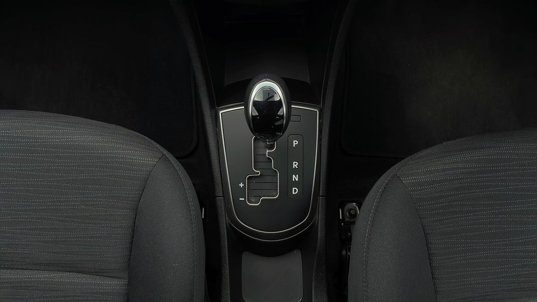 2017 Hyundai Accent Sport, Automatic, 3299 km, Gear Lever 