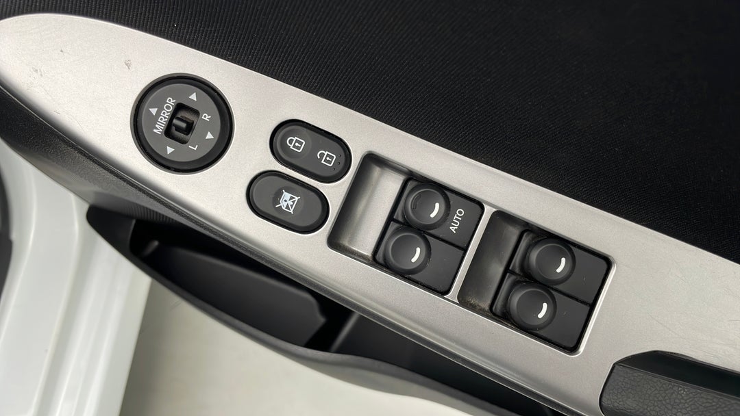 2017 Hyundai Accent Sport, Automatic, 3299 km, Drivers Side Door Panel Controls