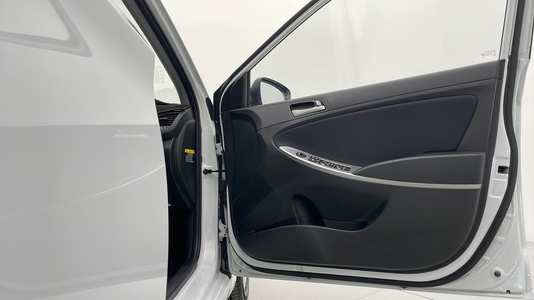 2017 Hyundai Accent Sport, Automatic, 3299 km, Speaker View