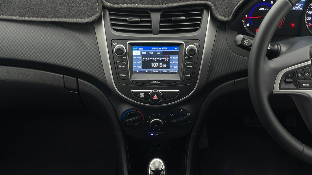 2017 Hyundai Accent Sport, Automatic, 3299 km, Center Console