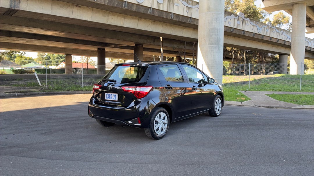 Right Back Diagonal (45- Degree) View