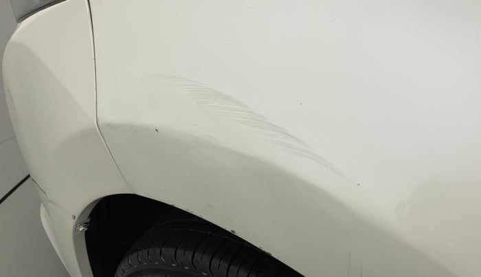 2015 Toyota Corolla Altis G, Petrol, Manual, 81,483 km, Left fender - Slightly dented
