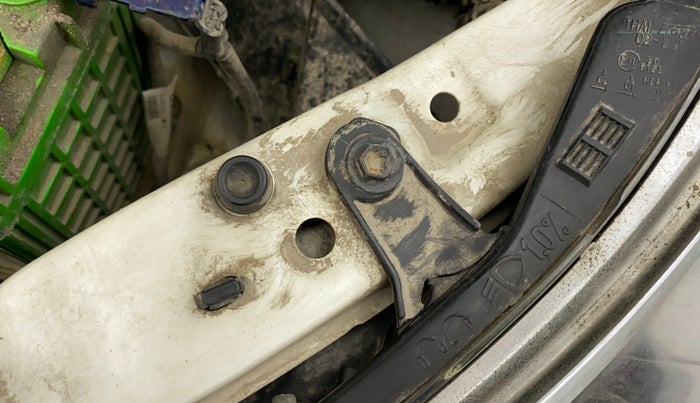 2015 Toyota Corolla Altis G, Petrol, Manual, 81,483 km, Left headlight - Clamp has minor damage