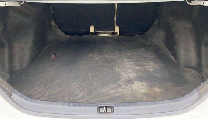2015 Toyota Corolla Altis G, Petrol, Manual, 81,483 km, Boot Inside