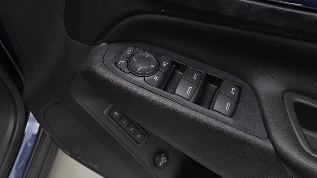 2018 Holden Equinox Ltz-v (awd), Automatic, 57591 km, Drivers Side Door Panel Controls