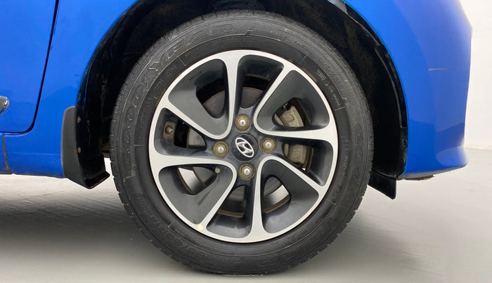2017 Hyundai Grand i10 SPORTZ (O) 1.2 AT VTVT, Petrol, Automatic, 19,752 km, Right Front Wheel