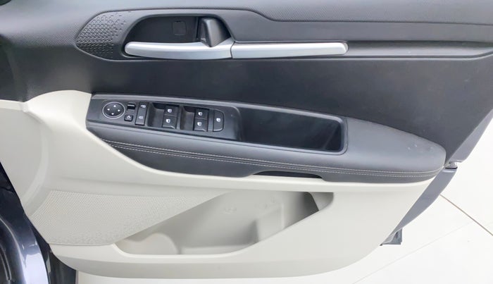 2021 KIA SONET HTX 1.0 IMT, Petrol, Manual, 13,890 km, Driver Side Door Panels Control
