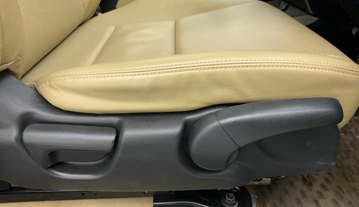 2017 Honda City ZX CVT, Petrol, Automatic, 27,740 km, Driver Side Adjustment Panel