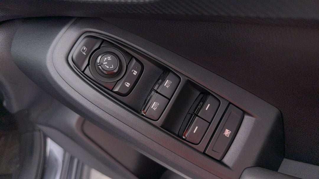 2024 Subaru Crosstrek Awd 2.0l, Automatic, 34725 km, Drivers Side Door Panel Controls
