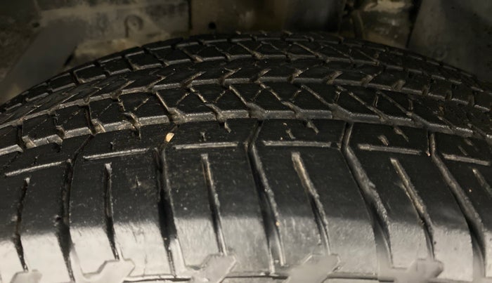 2019 Mahindra XUV500 W7 FWD, Diesel, Manual, 40,278 km, Left Front Tyre Tread