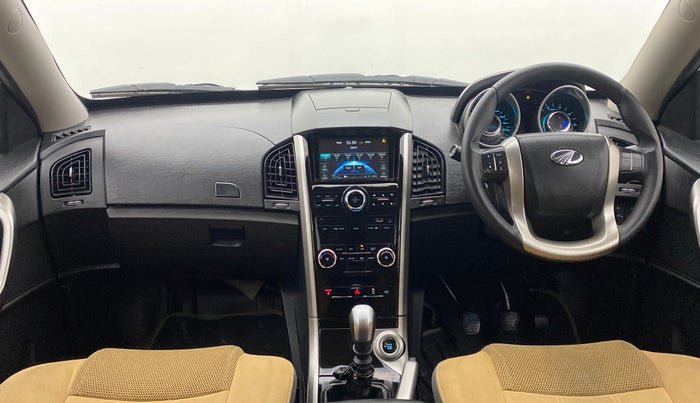 2019 Mahindra XUV500 W7 FWD, Diesel, Manual, 40,278 km, Dashboard