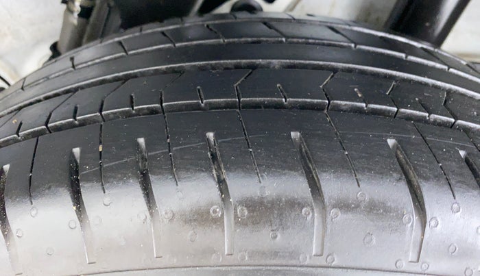 2021 Hyundai VENUE S MT 1.2 KAPPA, Petrol, Manual, 7,858 km, Left Rear Tyre Tread