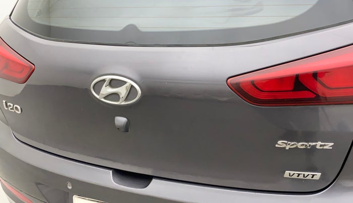 2015 Hyundai Elite i20 SPORTZ 1.2, Petrol, Manual, 70,263 km, Dicky (Boot door) - Minor scratches