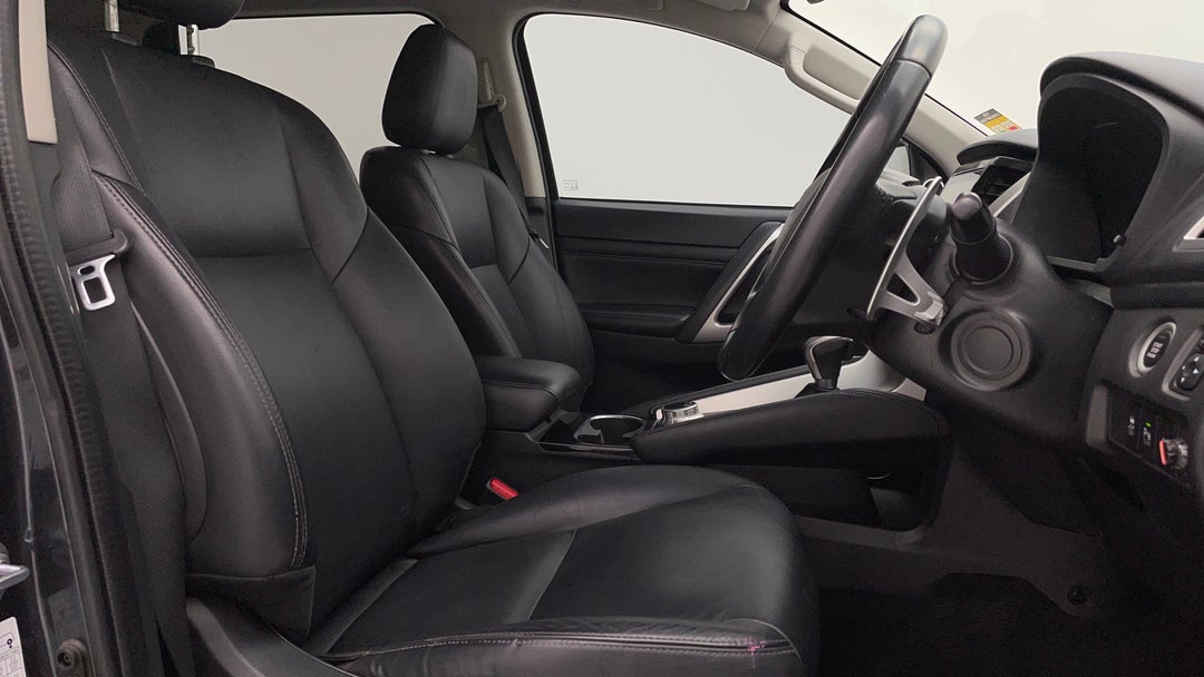 2020 Mitsubishi Pajero Sport Exceed (4x4) 7 Seat, Automatic, 76025 km, Right Side Front Door Cabin View