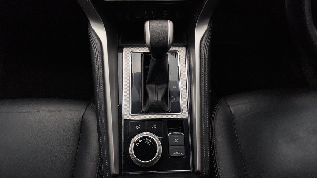 2020 Mitsubishi Pajero Sport Exceed (4x4) 7 Seat, Automatic, 76025 km, Gear Lever 