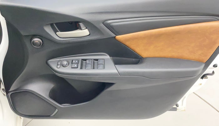 2021 Honda Jazz 1.2L I-VTEC V, Petrol, Manual, 39,029 km, Driver Side Door Panels Control