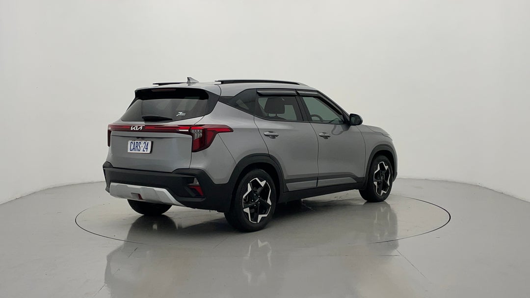 Right Back Diagonal (45- Degree) View