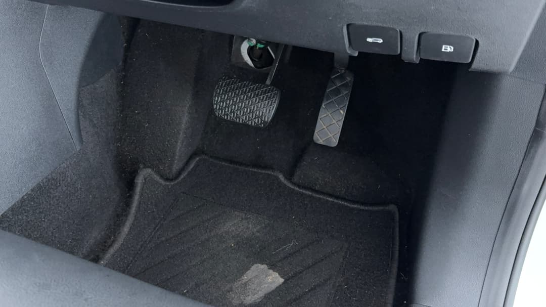 2021 MG ZS Excite, Automatic, 64224 km, Pedals and Footmat