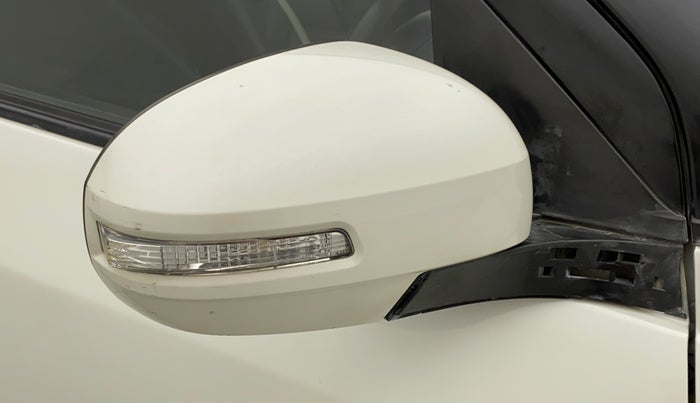 2015 Maruti Swift VXI, Petrol, Manual, 67,426 km, Right rear-view mirror - Folding motor not working