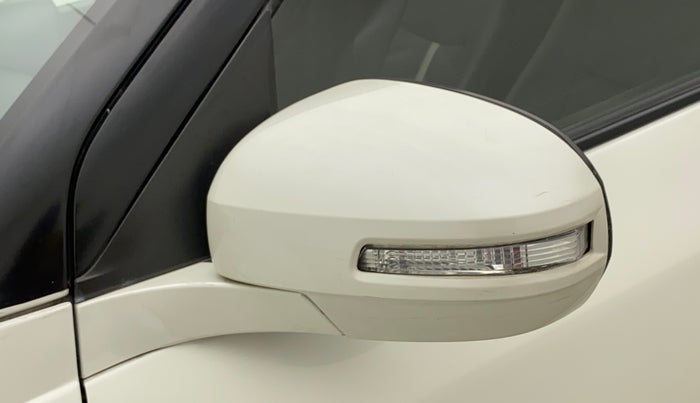 2015 Maruti Swift VXI, Petrol, Manual, 67,426 km, Left rear-view mirror - Folding motor not working