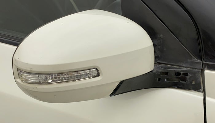 2015 Maruti Swift VXI, Petrol, Manual, 67,426 km, Right rear-view mirror - Mirror motor not working